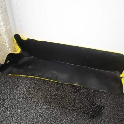 Plaque d'obturation pour bas de porte