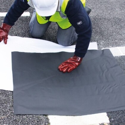 Plaque obturatrice économique à usage unique