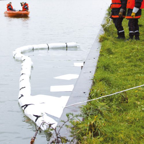 Barrages absorbants avec jupe en PVC pour déversements accidentels sur l'eau